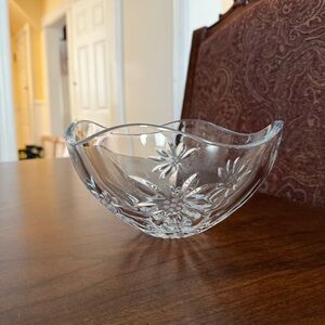 Elegant Clear Glass Bowl 8” D x 4.5” H